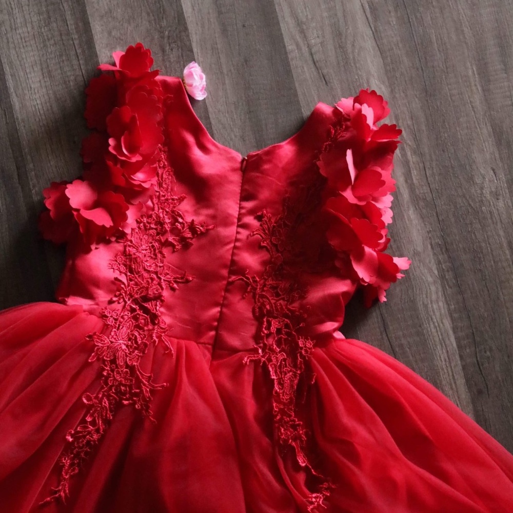 Red girl’s dress - Picture 5 of 5